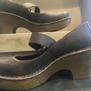 Born Shoes - "Lezlie"  Womens 71/2  Heels